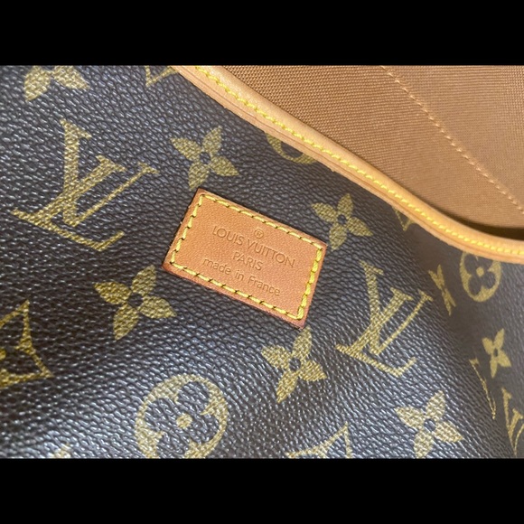 Authentic Louis Vuitton Messenger Bag - Picture 6 of 9